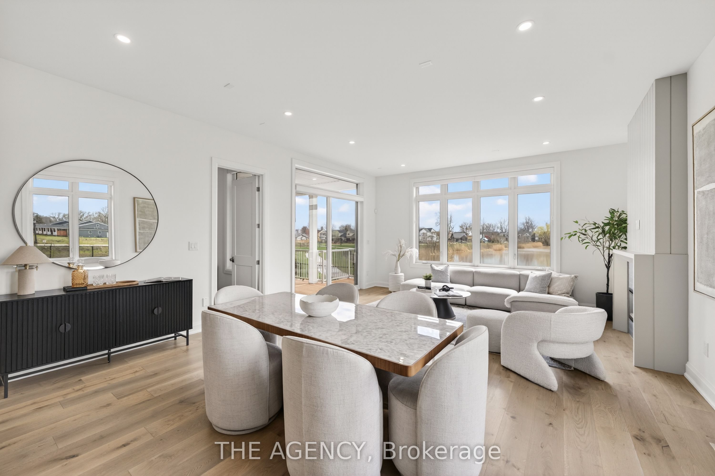 537 Mississauga Avenue