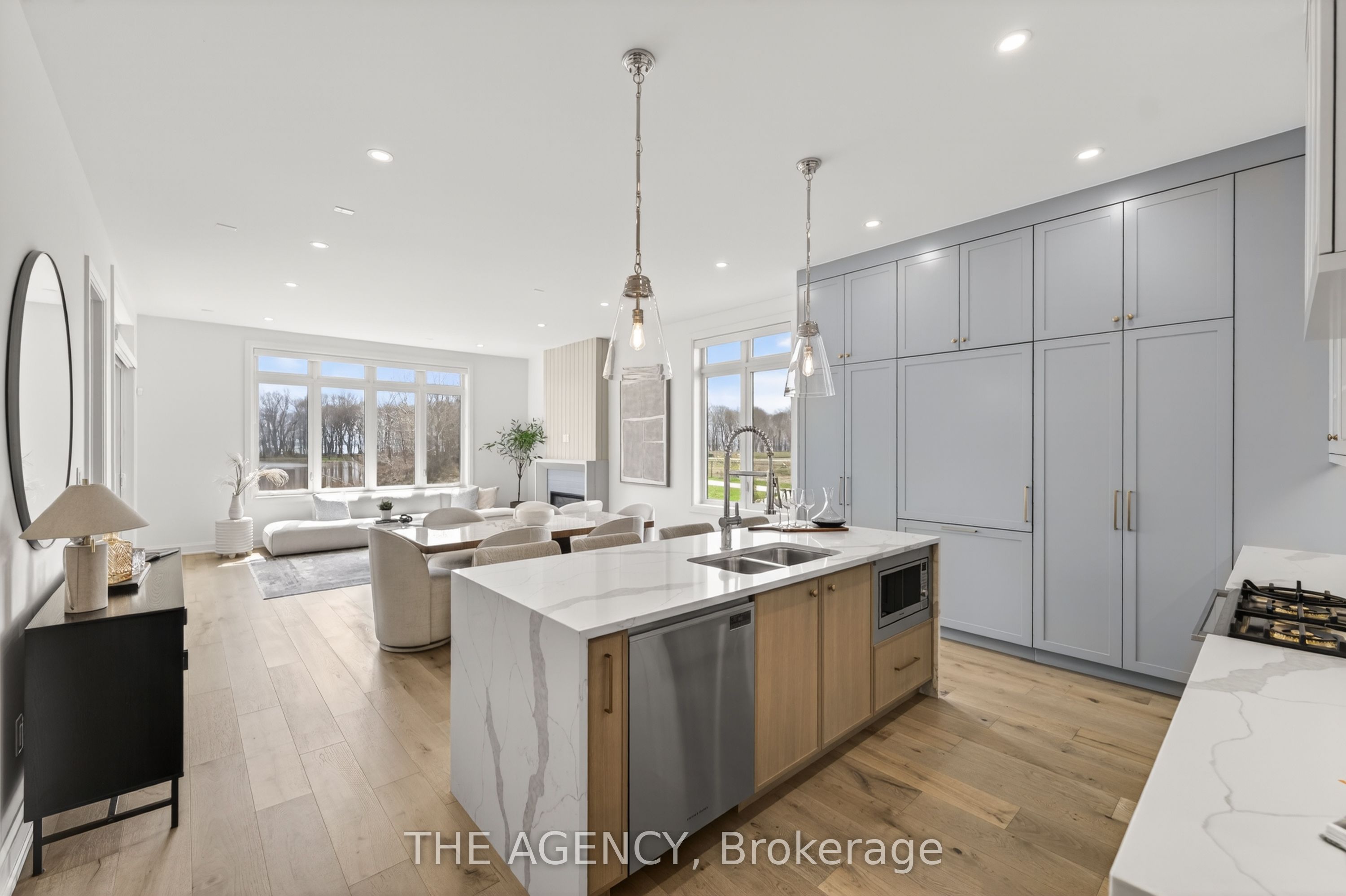 537 Mississauga Avenue