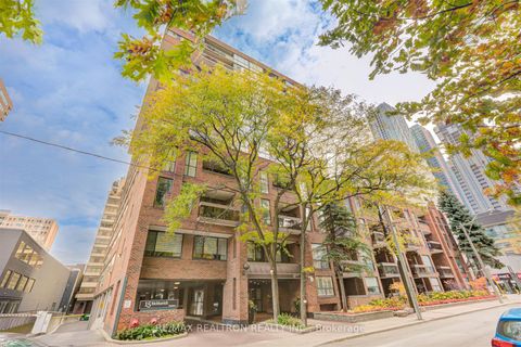15 Mcmurrich Street 204 Toronto ON M5R 3M6
