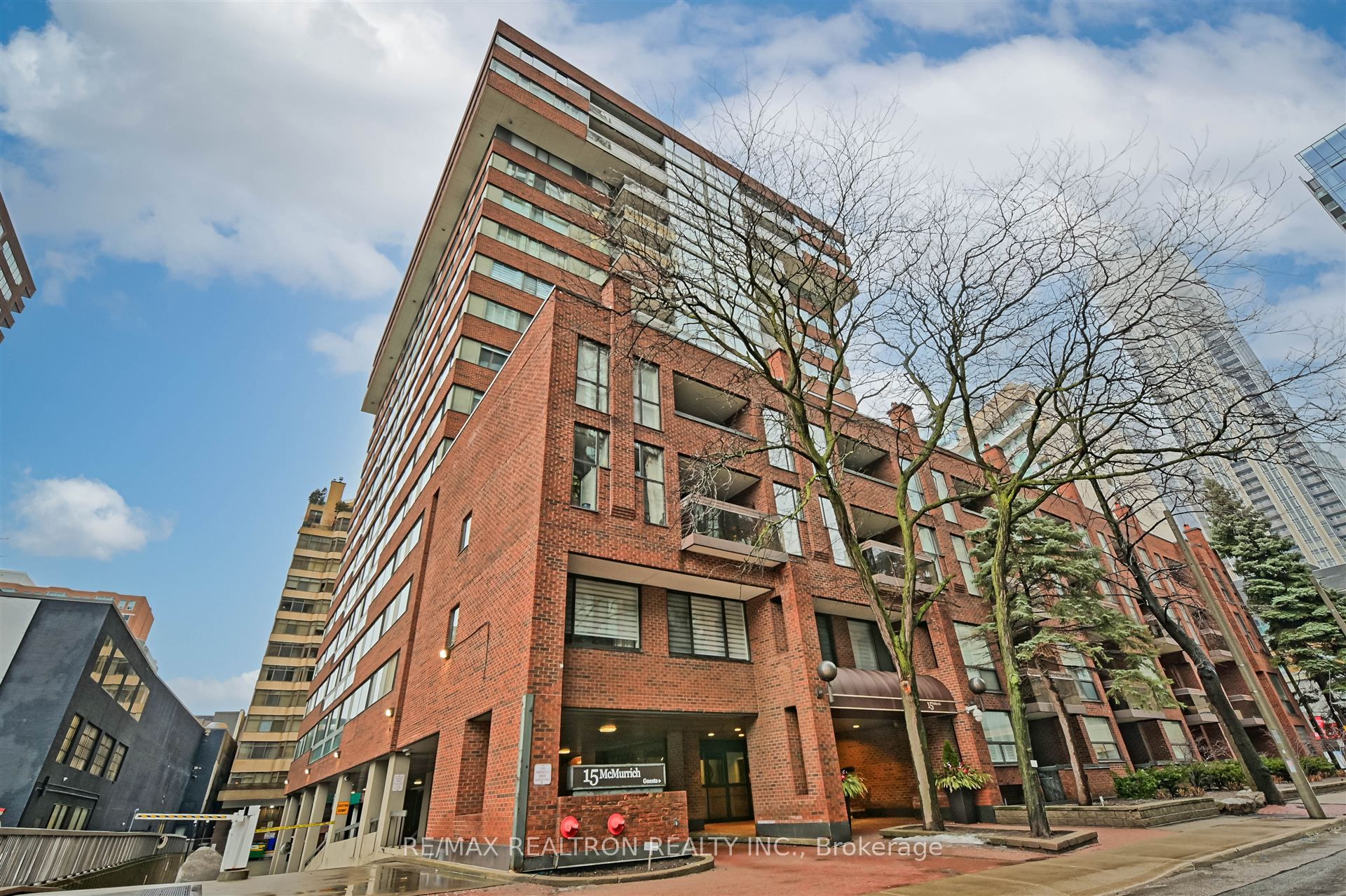 15 Mcmurrich Street 204