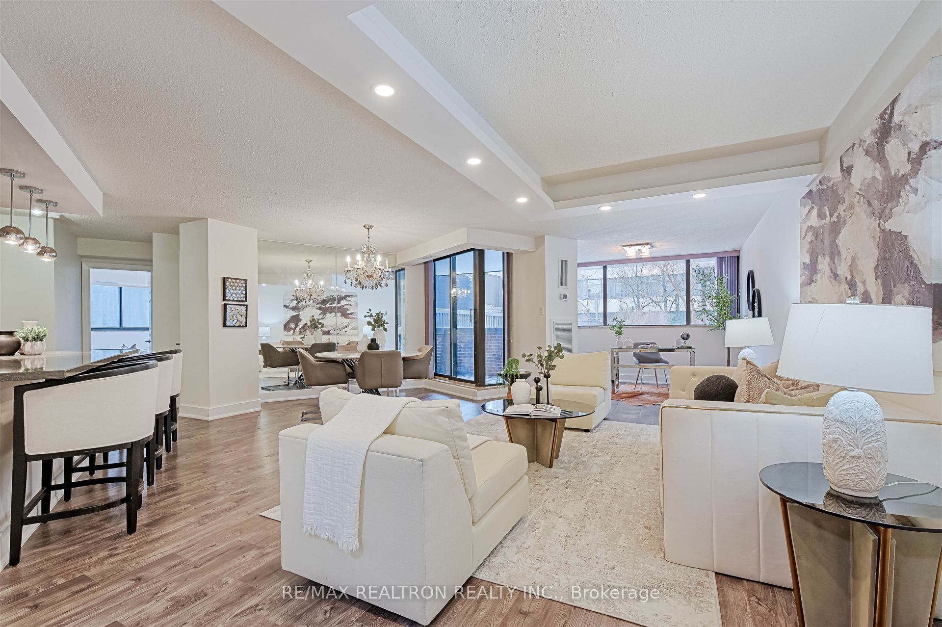 15 Mcmurrich Street 204