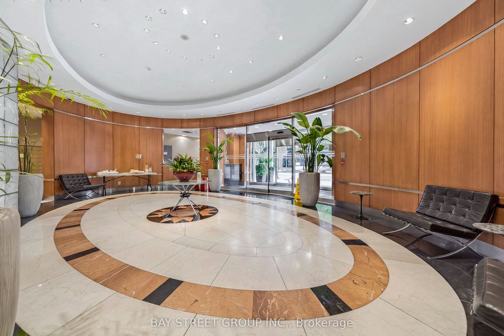 Photo of 1121 Bay Street #805, Toronto, ON M5S 3L9 (MLS # C13711314)