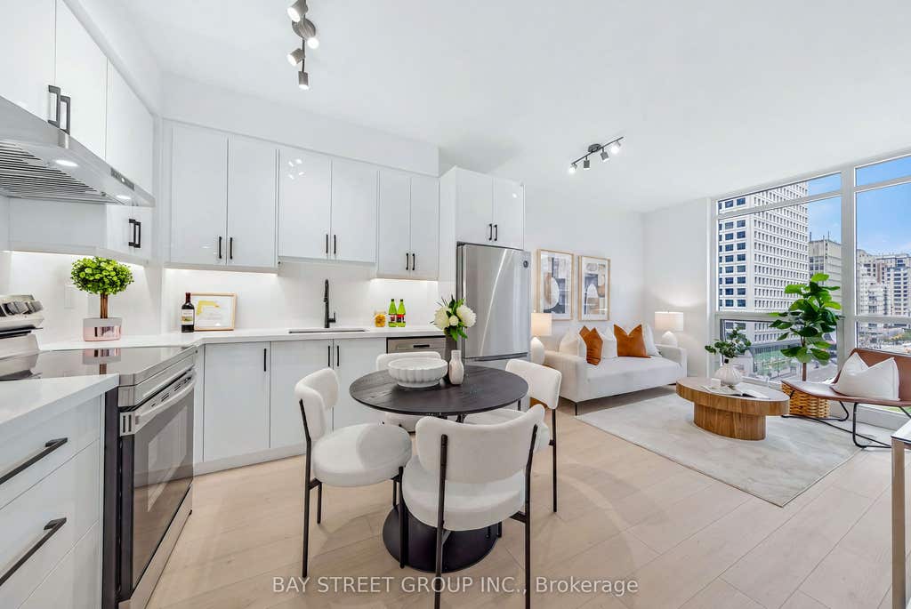 Photo of 1121 Bay Street #805, Toronto, ON M5S 3L9 (MLS # C13711314)