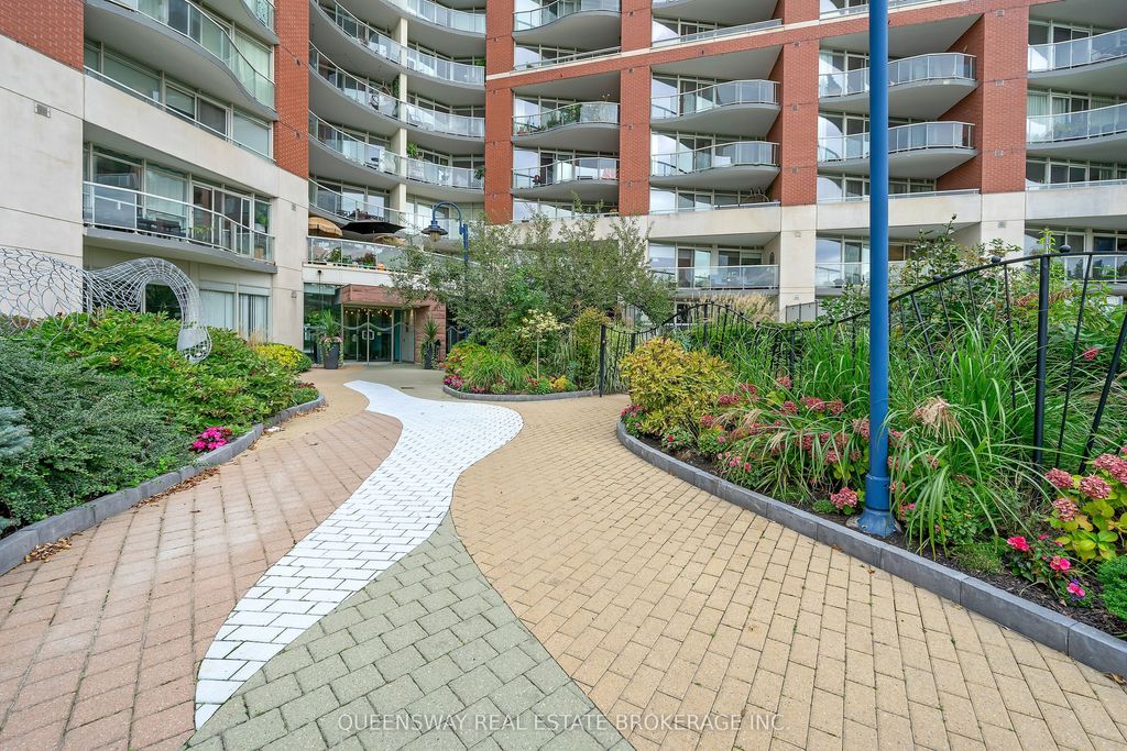 Photo of 550 Queens Quay W #429, Toronto, ON M5V 3M8 (MLS # C12436101)