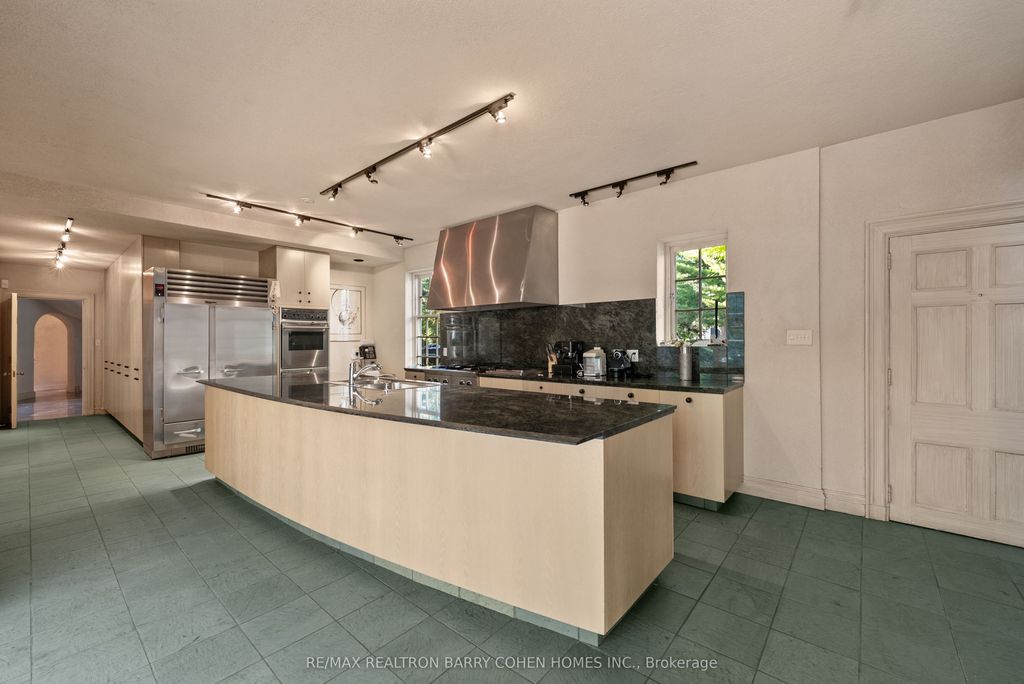 Photo of 7 Alderbrook Drive, Toronto, ON M3B 1E3 (MLS # C12454692)