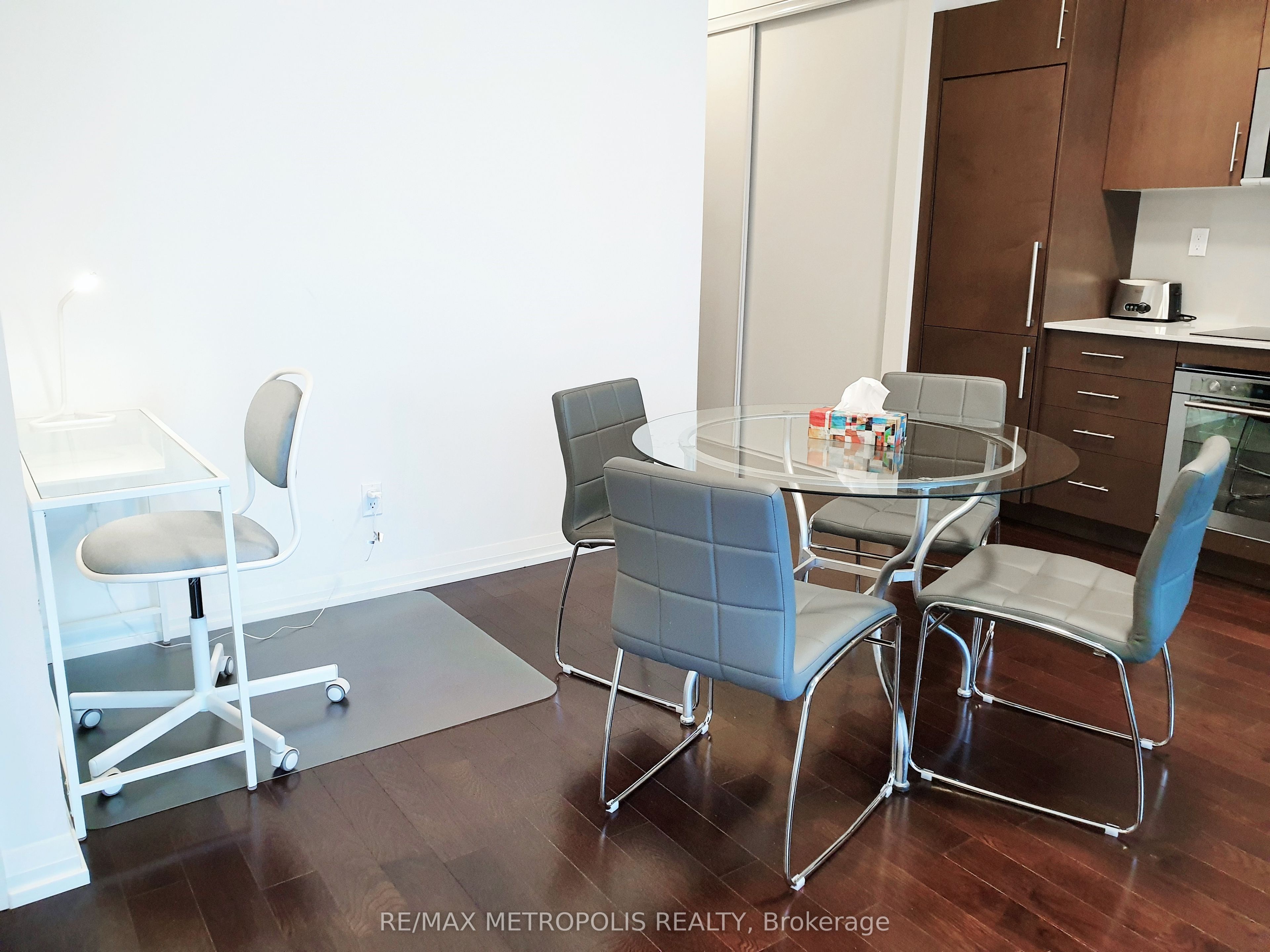 460 Adelaide Street E 2117