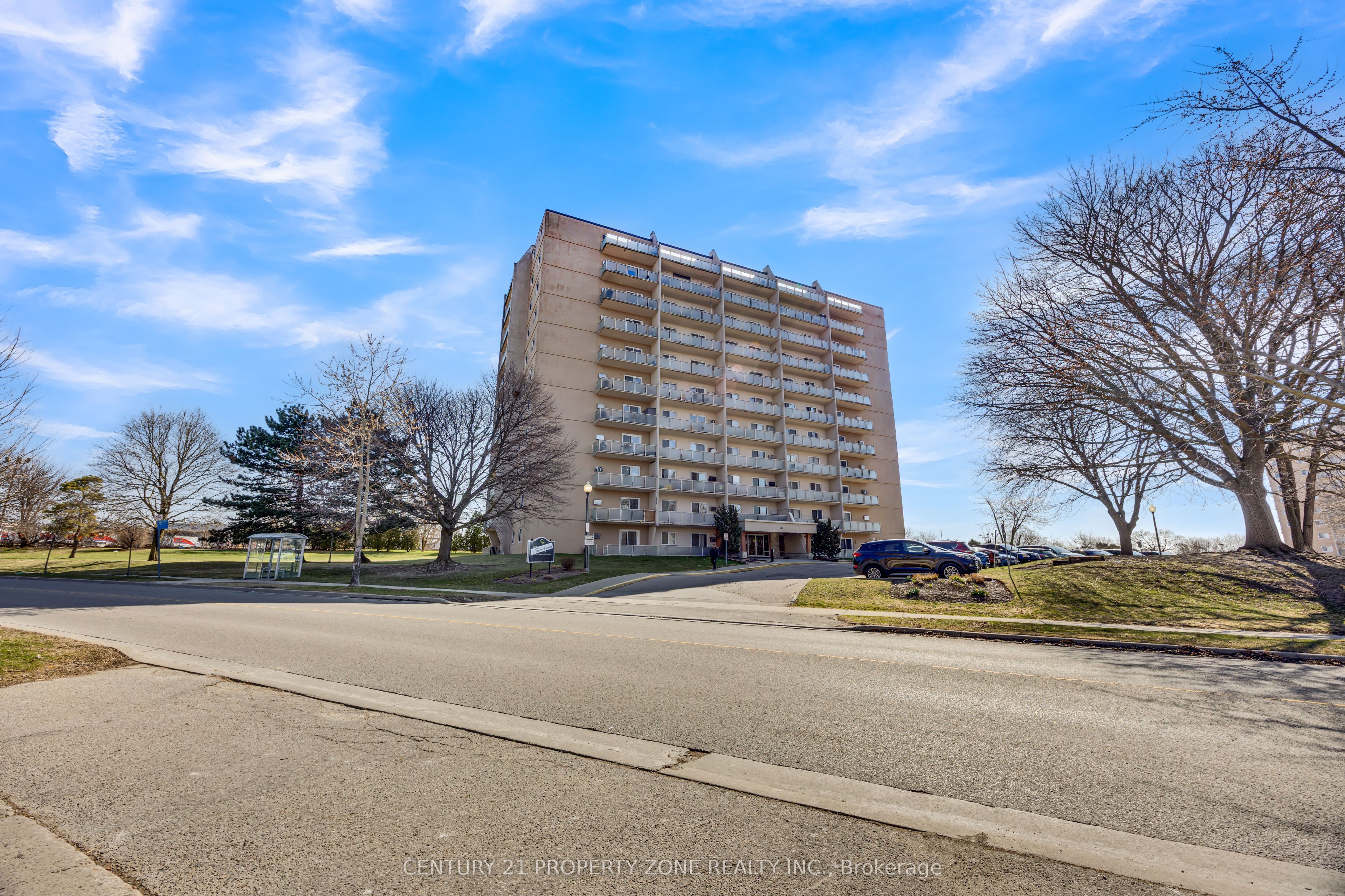 Photo 1 of 32 — 583 Mornington Avenue 610, London East, ON N5Y 3E9