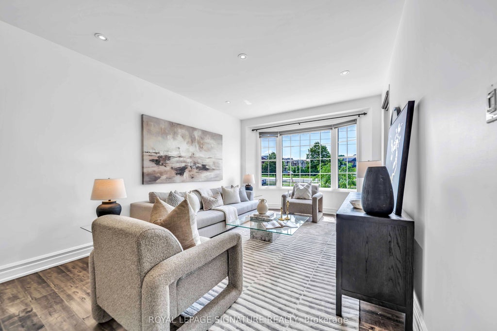 Photo of 81 Bulmer Crescent, Newmarket, ON L3X 3K1 (MLS # N13539126)