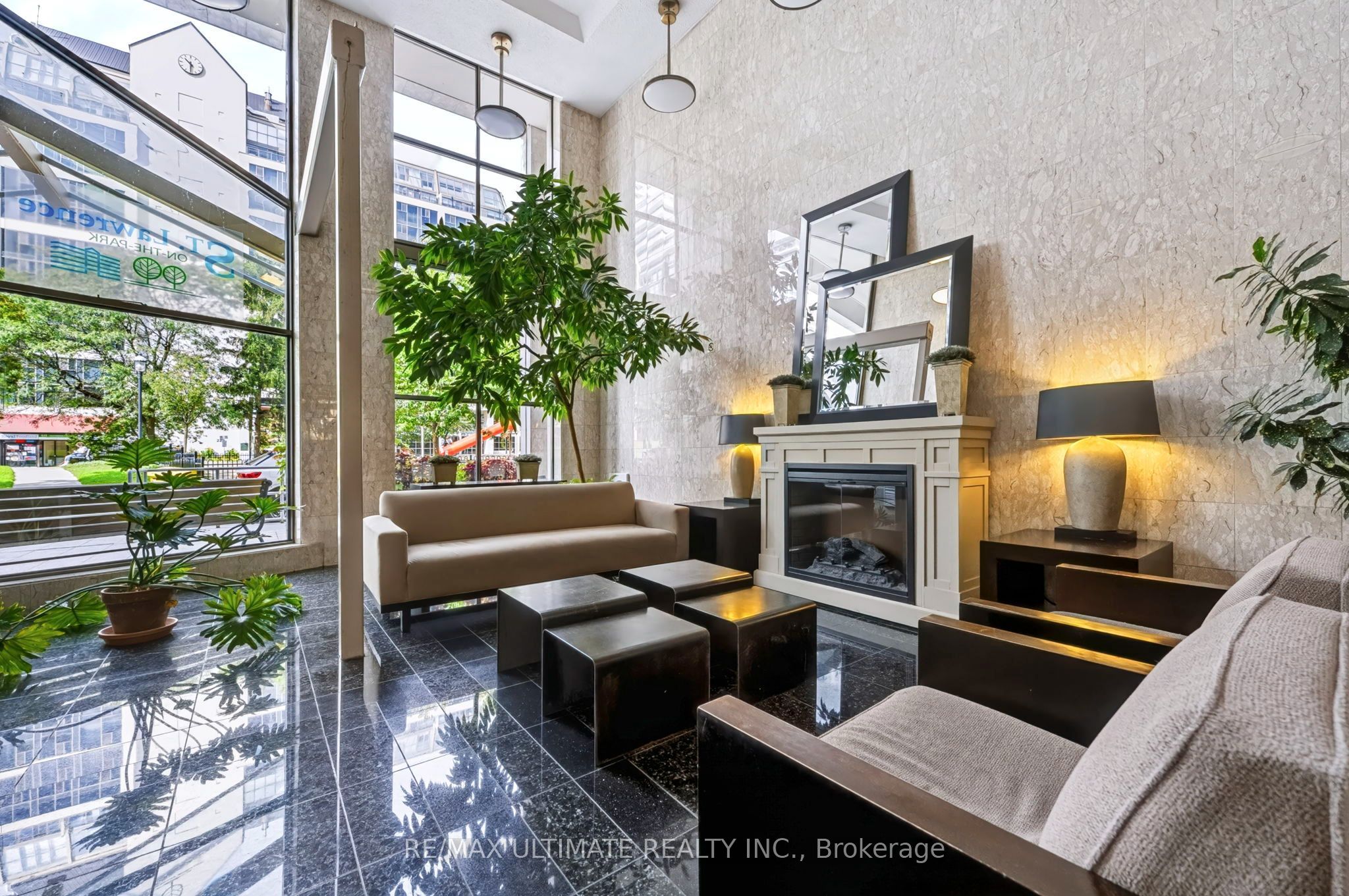 65 Scadding Avenue 513