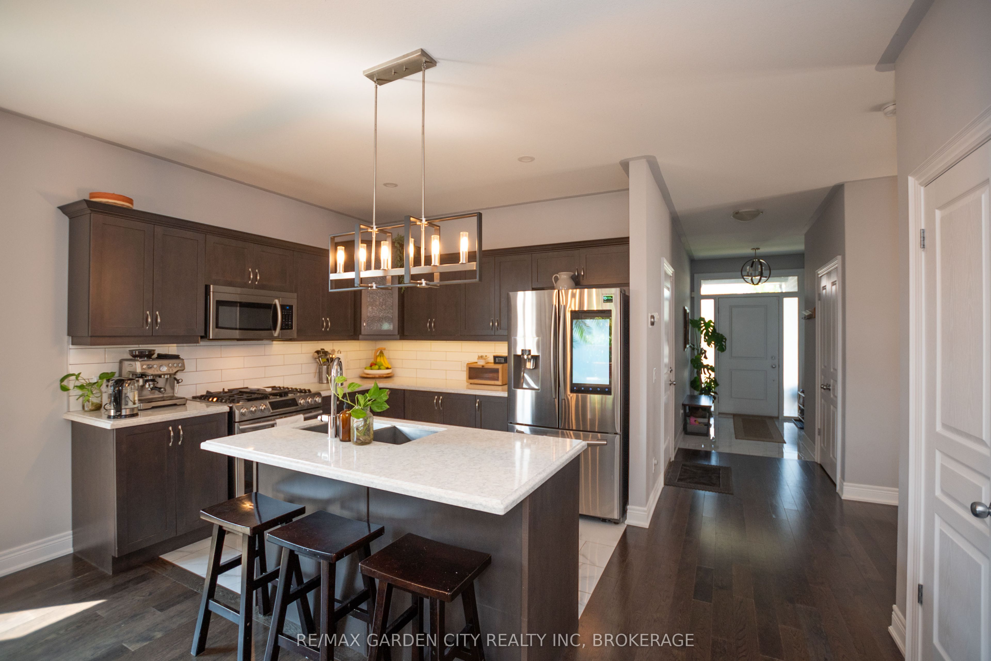 4073 Village Creek Drive