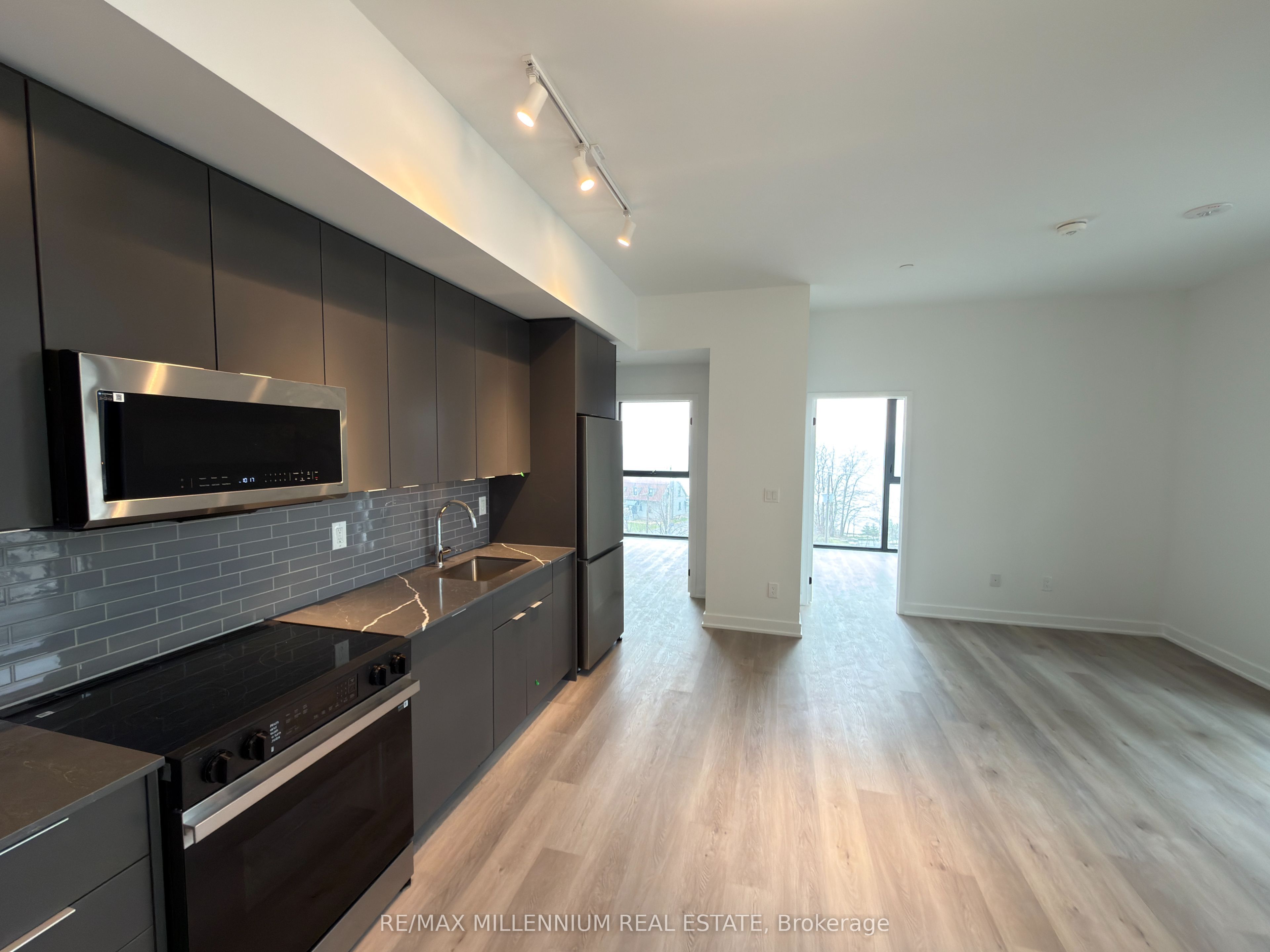 2075 Lakeshore Road 415