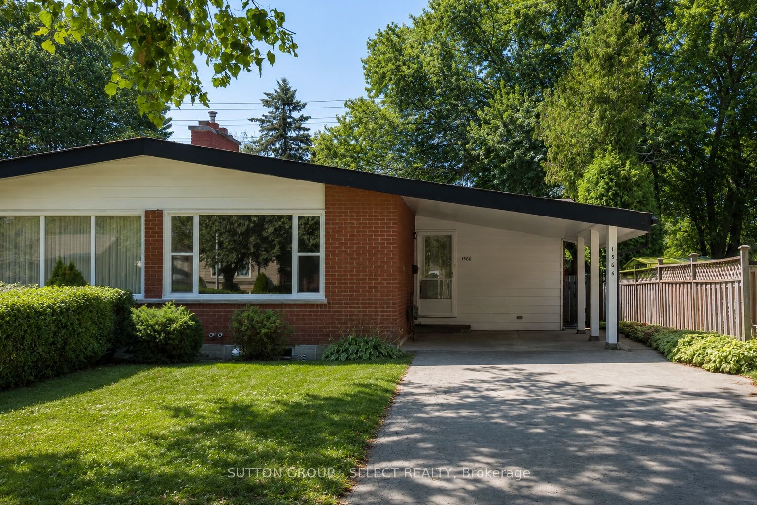 Photo 1 of 27 — 1566 Nairn Avenue, London East, ON N5V 2P2