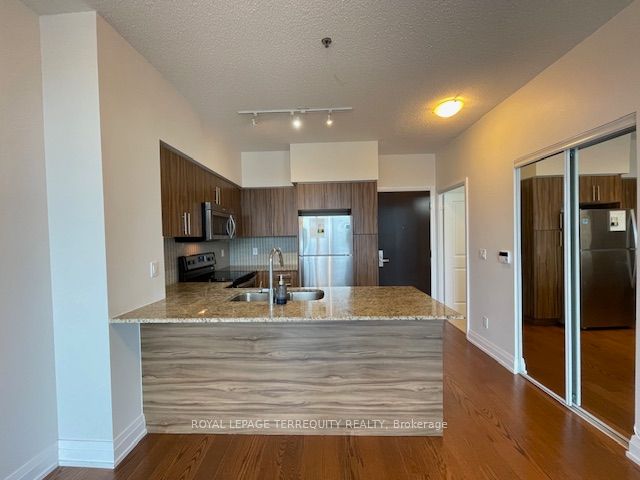 65 Speers Road 323