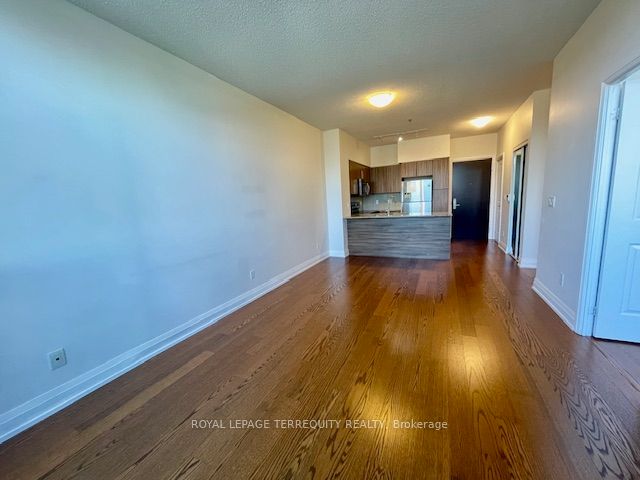 65 Speers Road 323