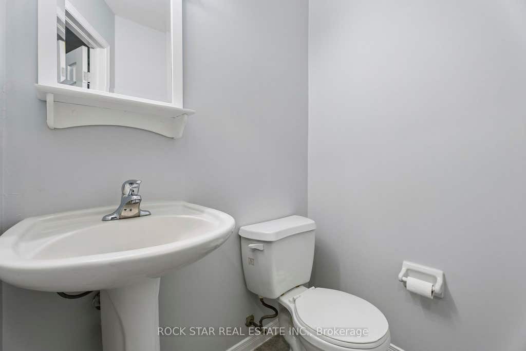 Photo of 1860 Upper Gage Avenue #3, Hamilton, ON L8W 3Y6 (MLS # X13453112)