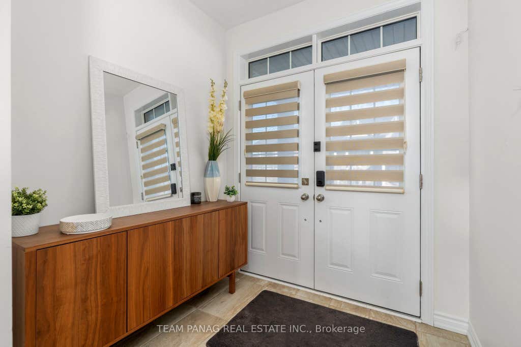 Photo of 15 Valleybrook Road, Barrie, ON L9J 1L4 (MLS # S13562066)