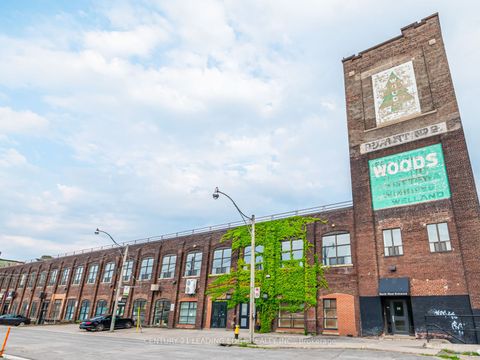 19 DICKENS Street Toronto ON M4M 1T8