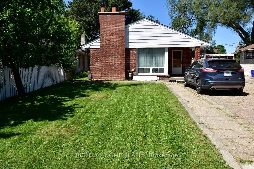 Photo of 2436 Islington Avenue, Toronto, ON M9W 3X7 (MLS # W13564154)