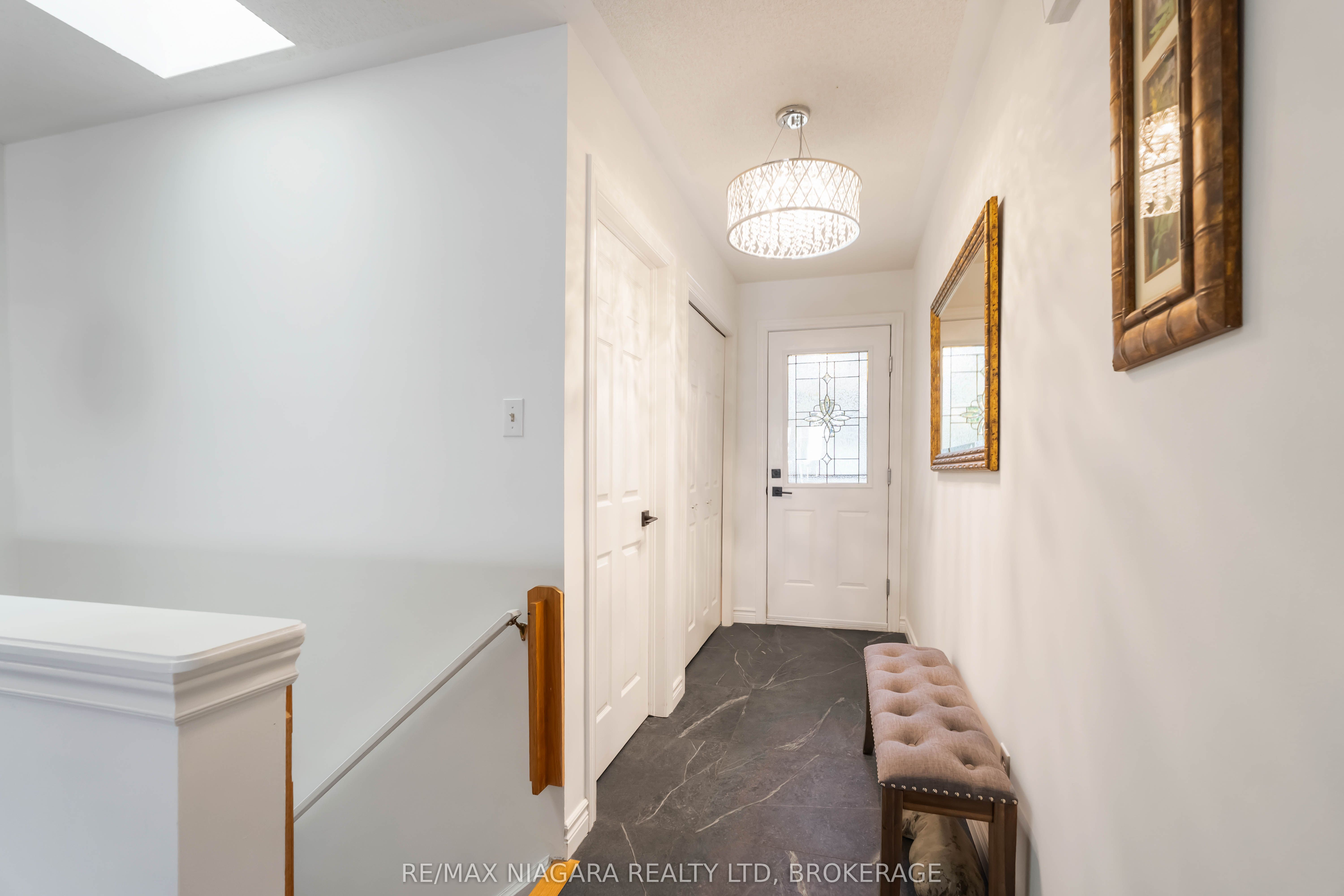 165 Main Street E 14