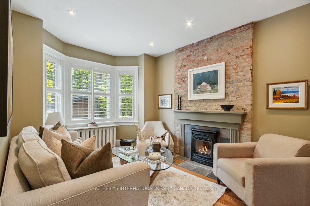 52 Nina Street