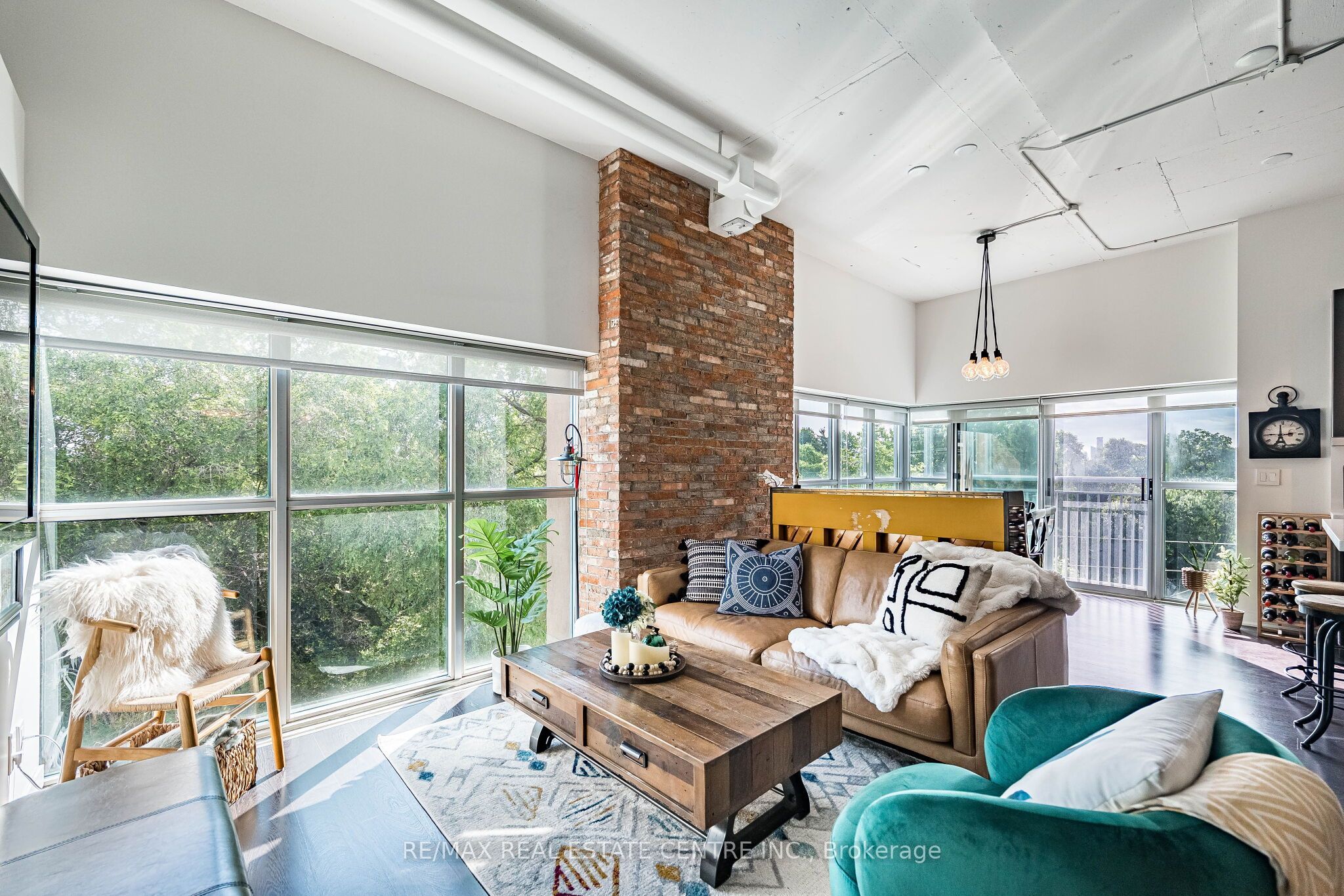 2 Fieldway Road 406