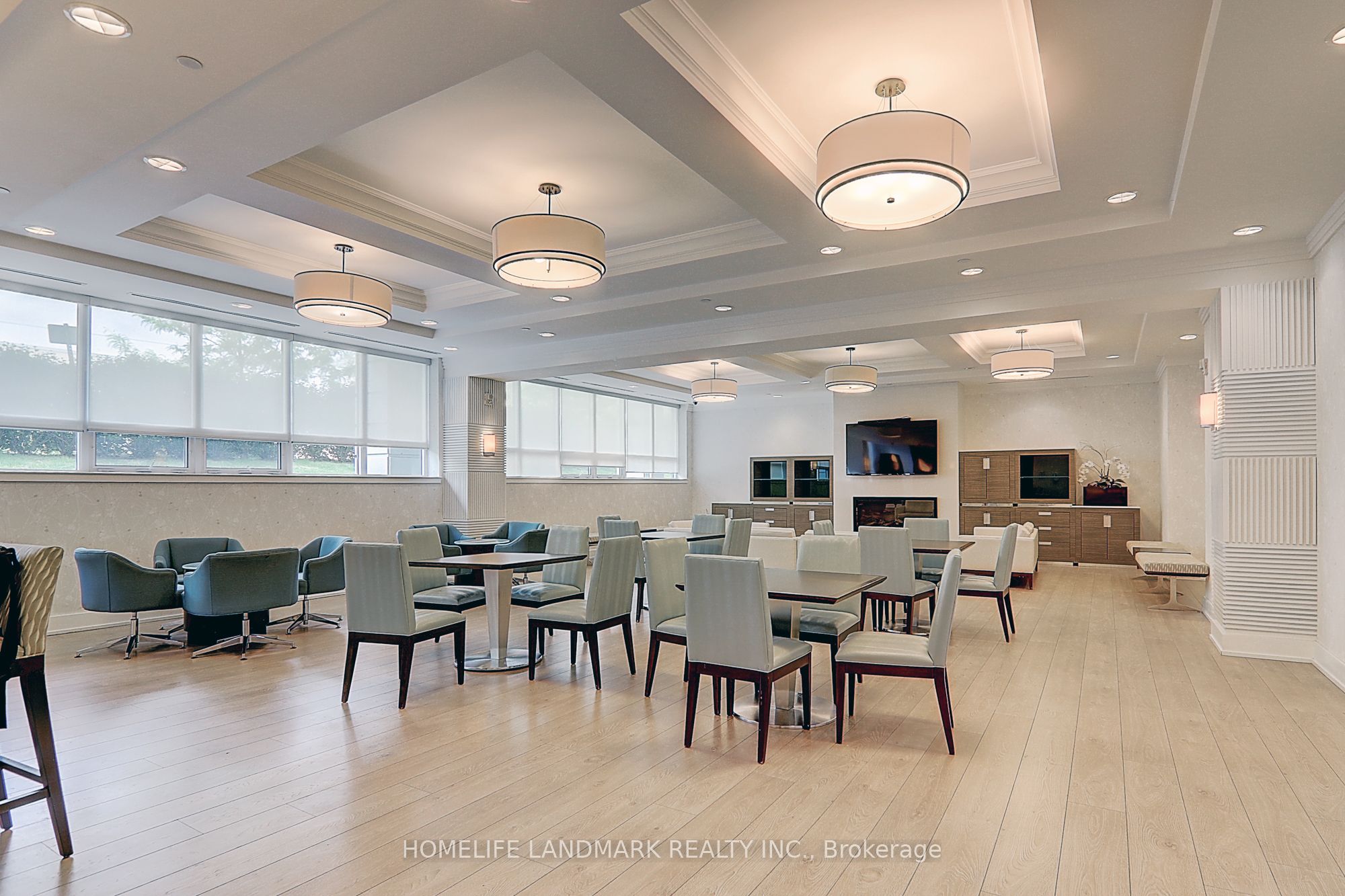 370 HWY 7 E Avenue 906