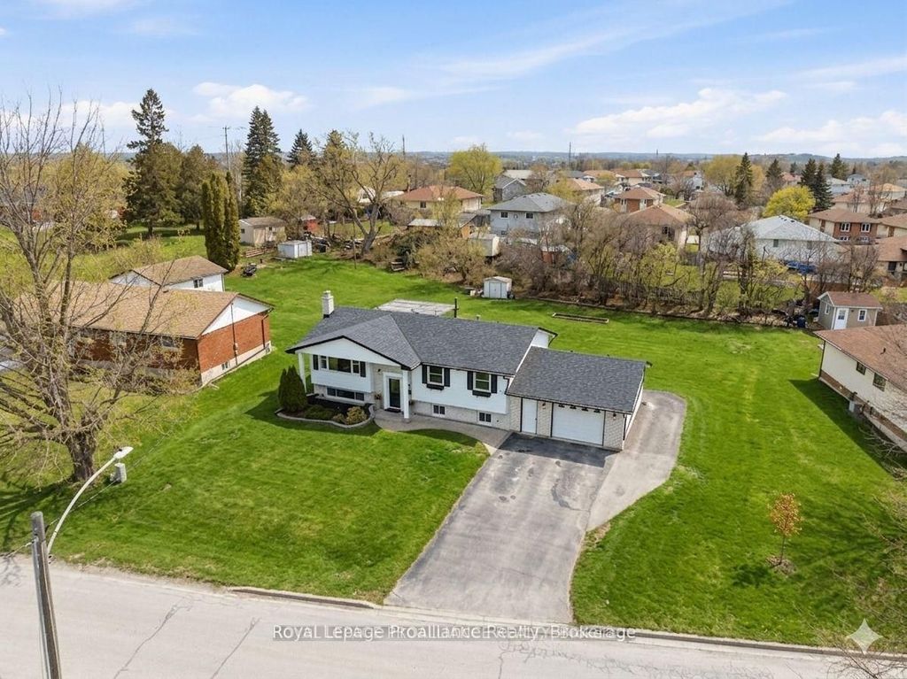 Photo of 836 Stewart Drive, Peterborough, ON K9J 7R4 (MLS # X13216196)