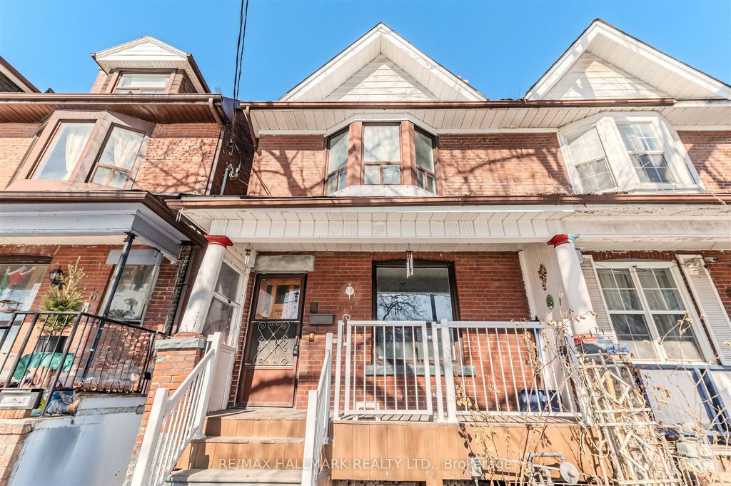 Photo of 4 Irene Avenue, Toronto, ON M6G 1M6 (MLS # W12841124)