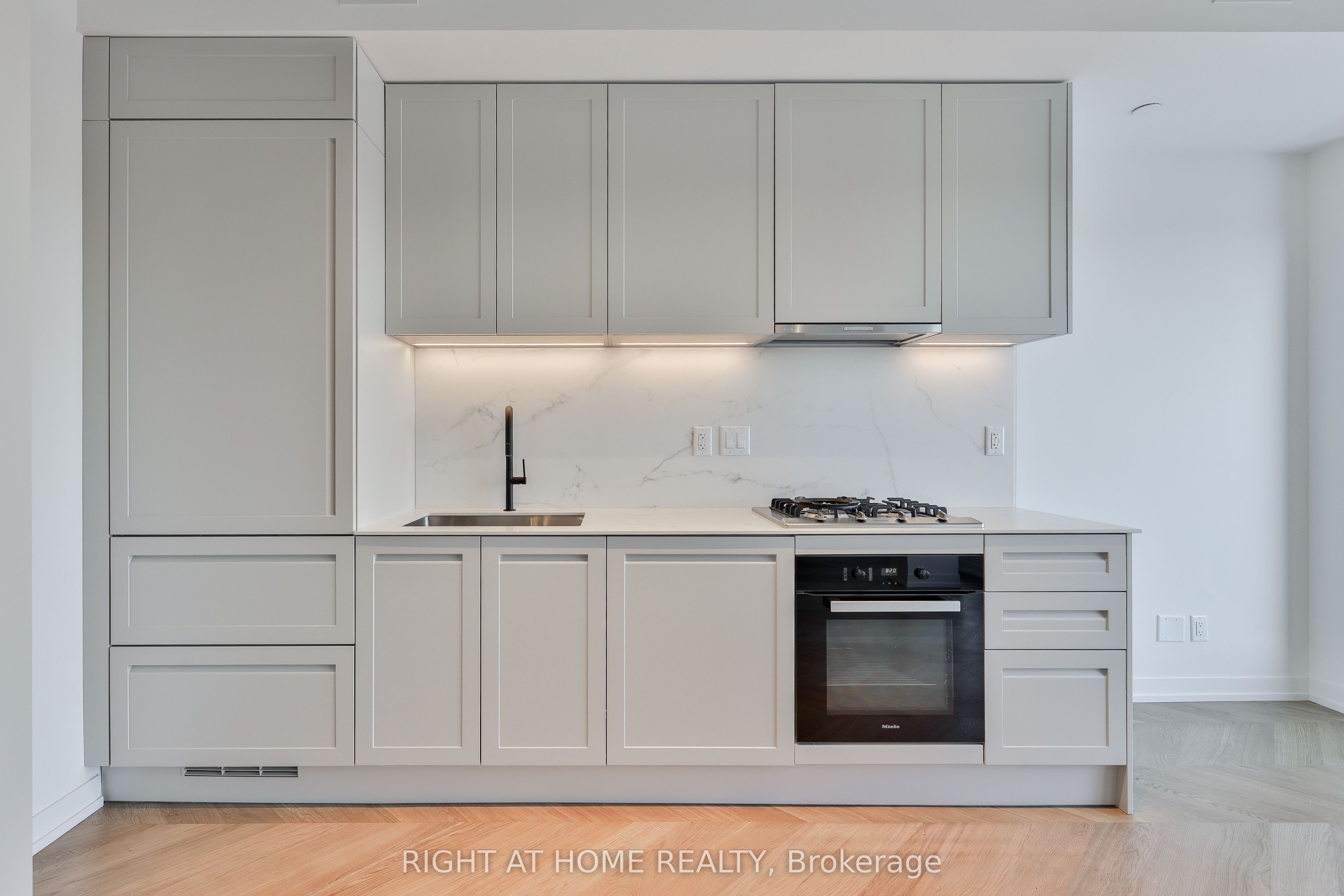 761 Queen Street E 602