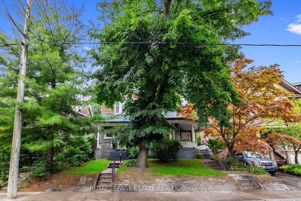 Photo of 55 Leuty Avenue, Toronto, ON M4E 2R2 (MLS # E12395198)