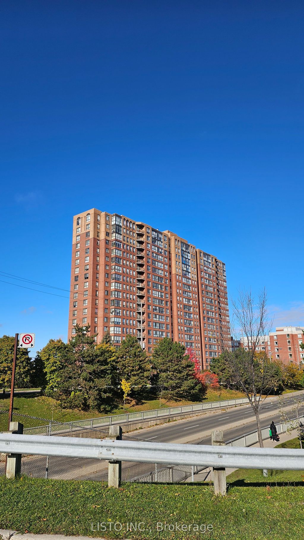 Photo of 330 Mccowan Road #606, Toronto, ON M1J 3N3 (MLS # E12606518)