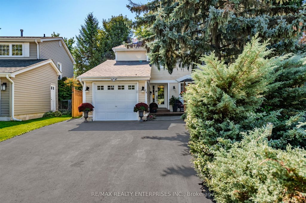 Photo of 18 Blueridge Square, Brampton, ON L6Z 1A1 (MLS # W12457639)