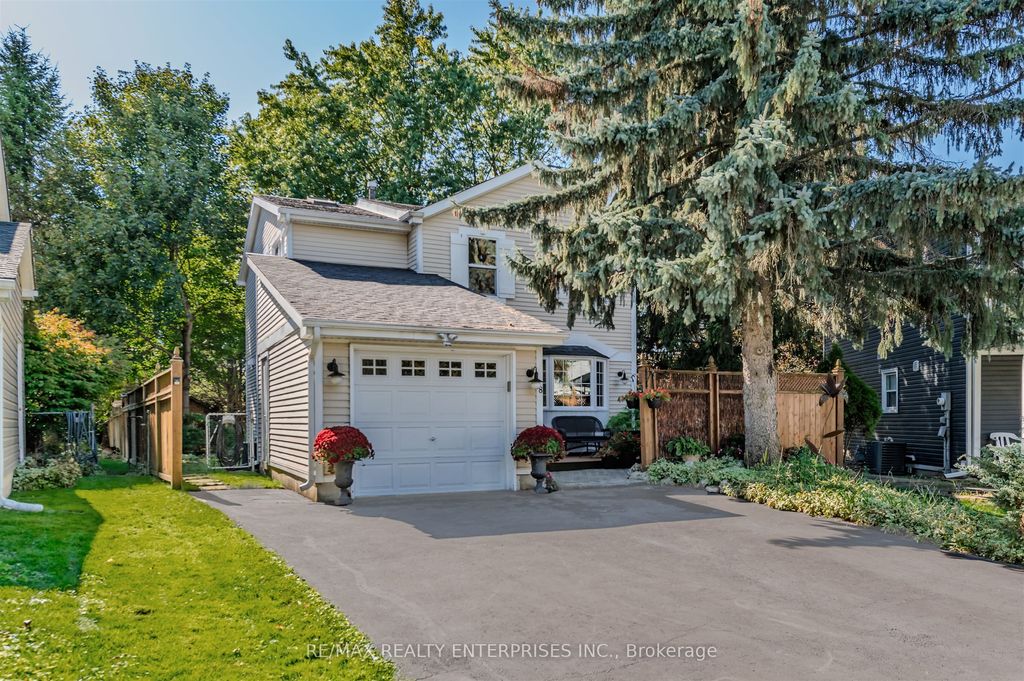 Photo of 18 Blueridge Square, Brampton, ON L6Z 1A1 (MLS # W12457639)