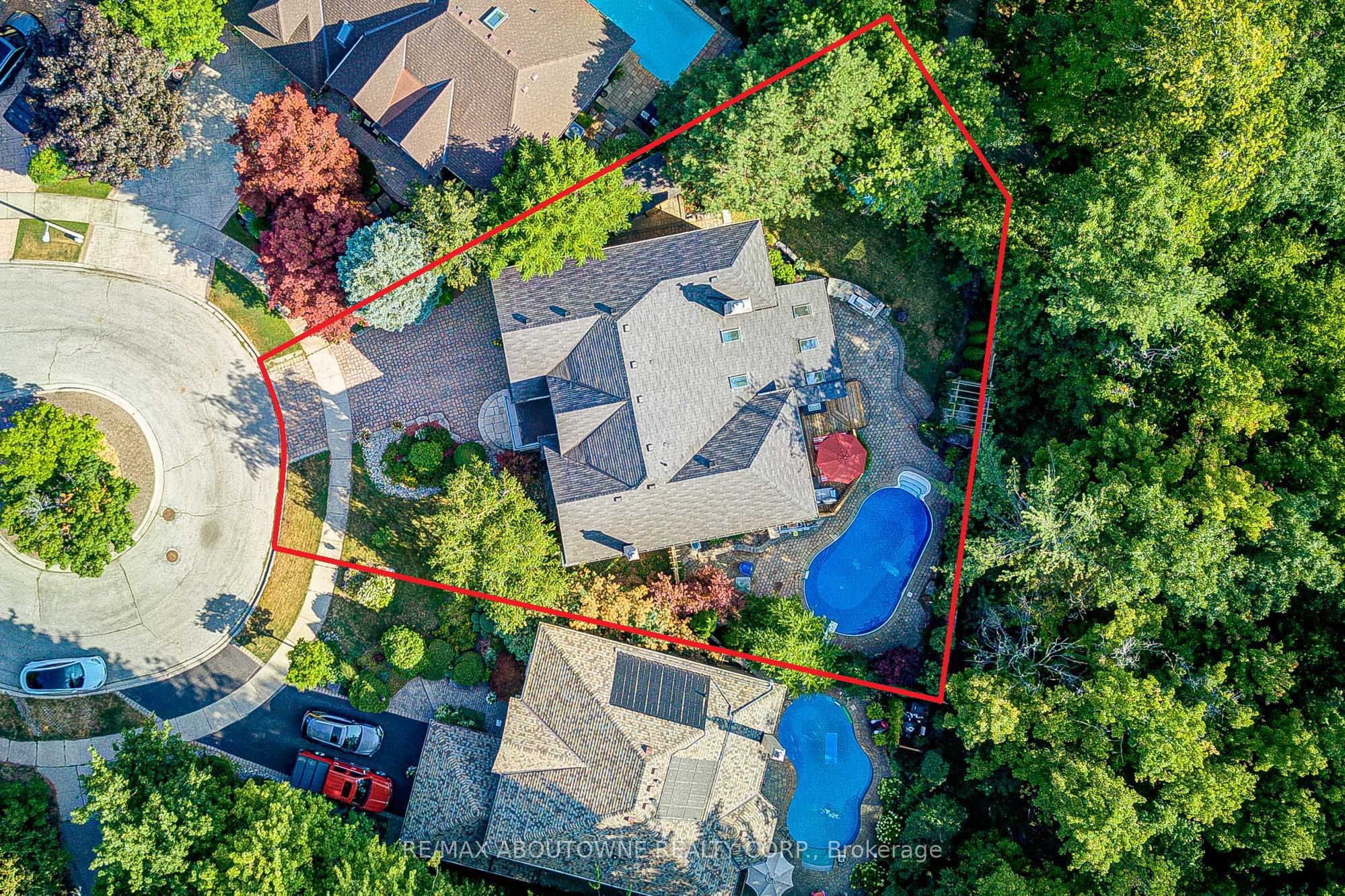 1328 King Henry Court