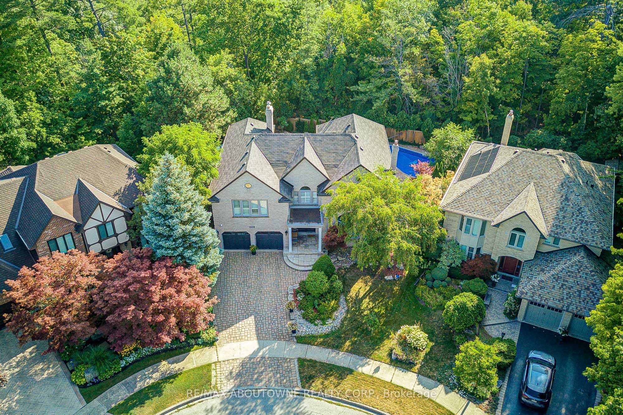 1328 King Henry Court