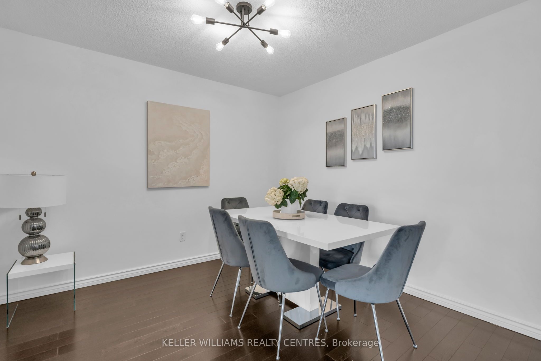 7811 Yonge Street 407