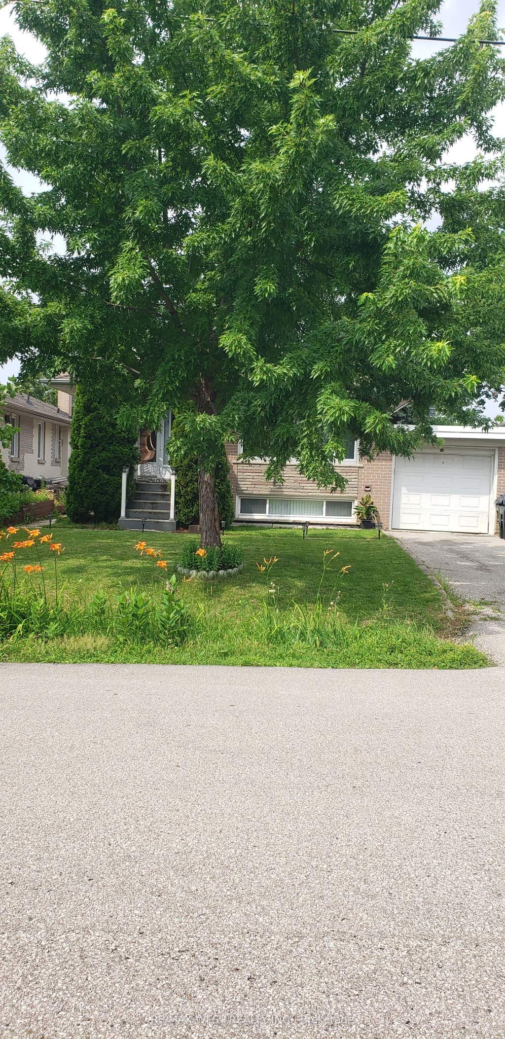 Photo of 26 Nipissing Drive, Toronto, ON M9B 4V5 (MLS # W13555152)
