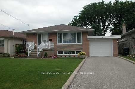 Photo of 26 Nipissing Drive, Toronto, ON M9B 4V5 (MLS # W13555152)