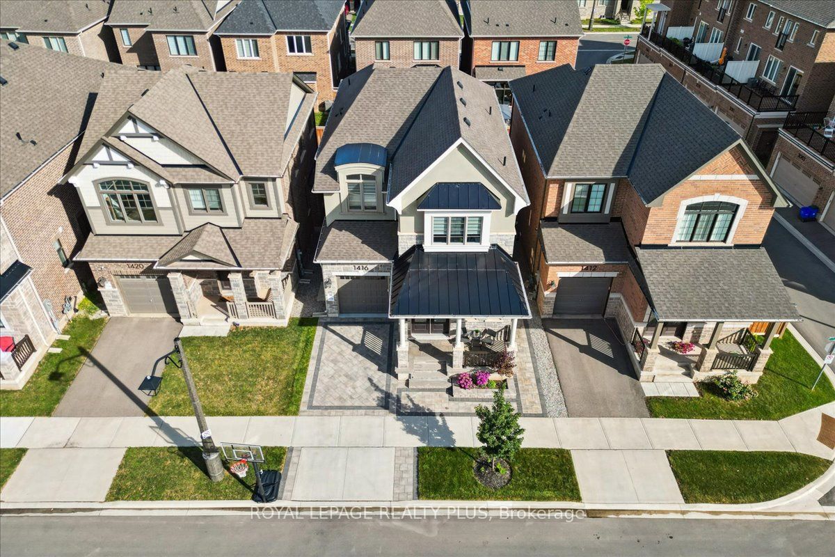1416 Lakeport Crescent