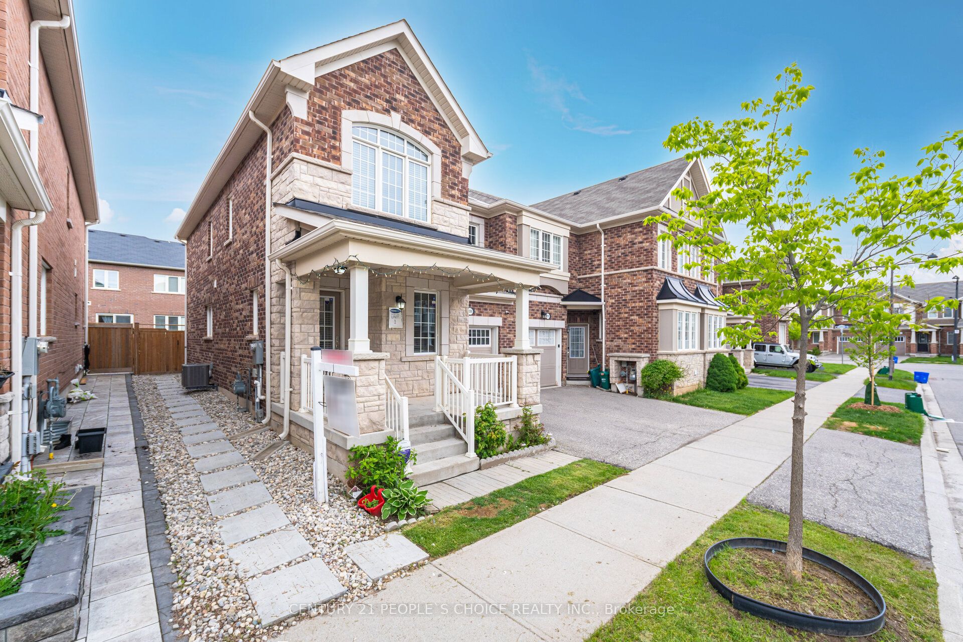 289 REIS Place