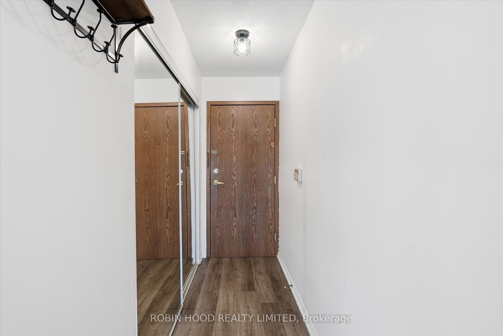 11 Lee Centre Drive PH109