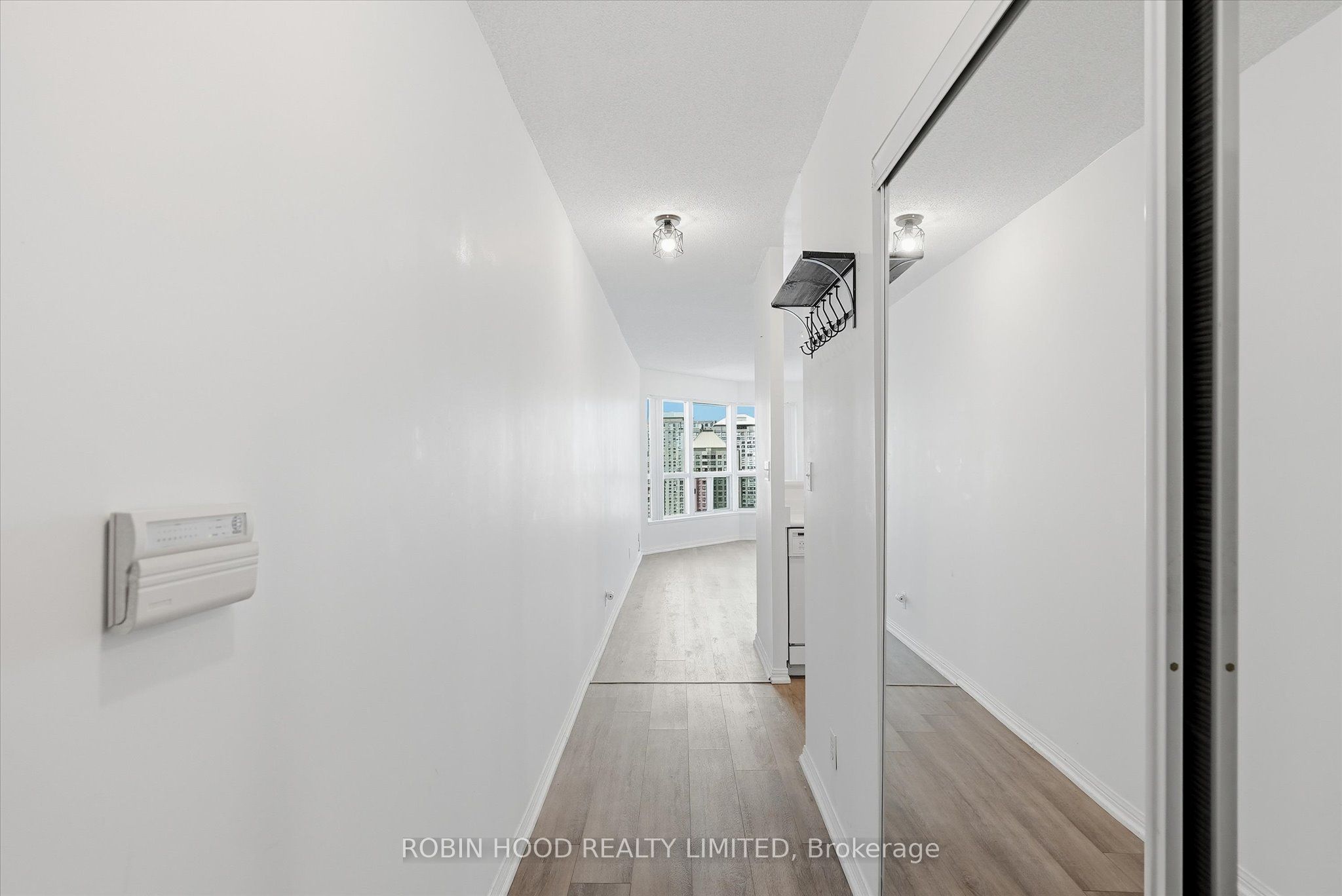 11 Lee Centre Drive PH109