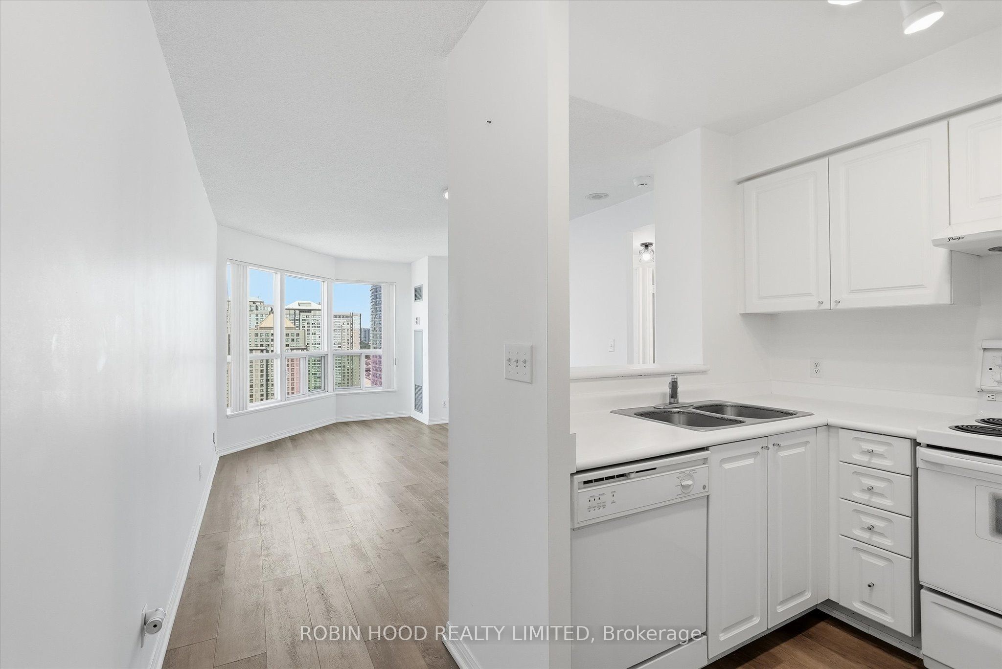 11 Lee Centre Drive PH109