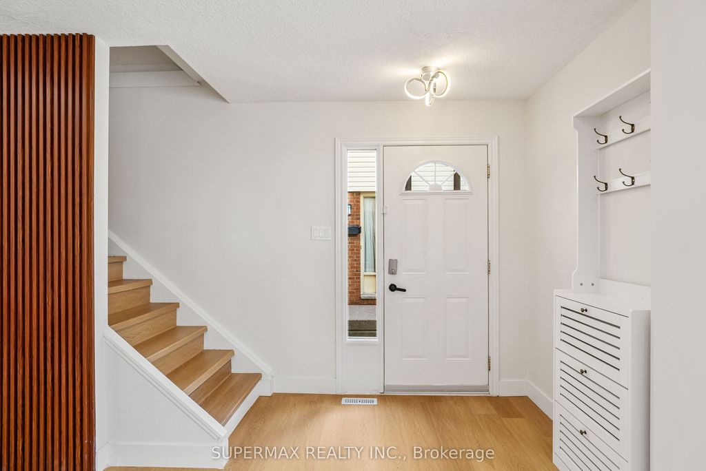 Photo of 92 Stroud Crescent #66, London South, ON N6E 1Y8 (MLS # X12584018)
