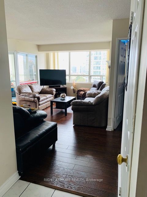 50 Kingsbridge Garden Circle 811
