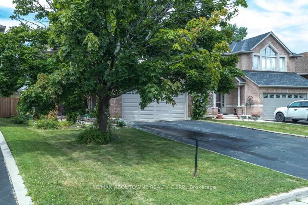 Photo of 14 SABLE Drive, Hamilton, ON L9K 1K9 (MLS # X12906550)
