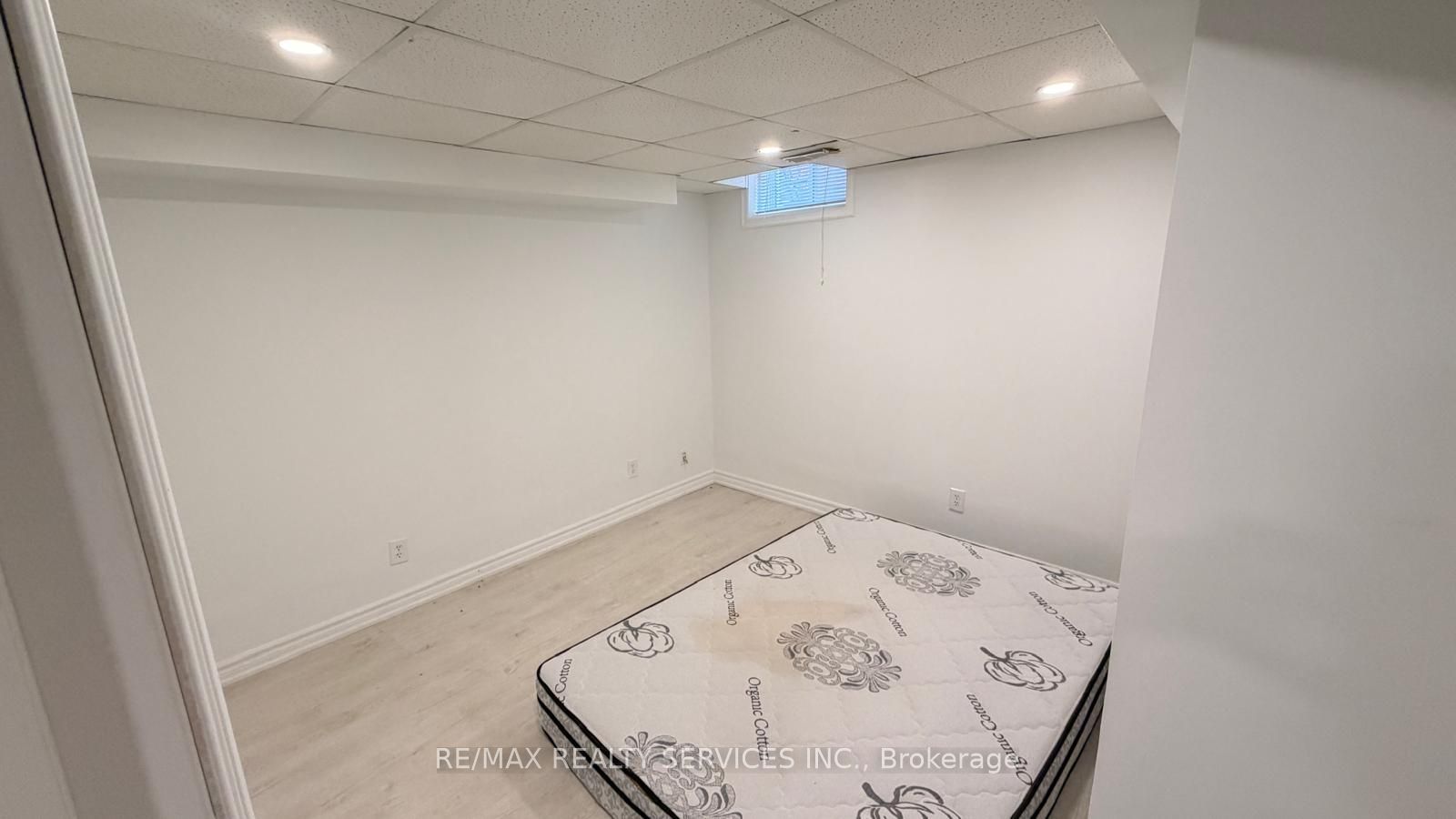 36 Windward Crescent Basement