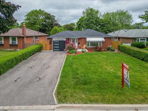 53 Dorchester Drive Brampton ON L6T 3E2
