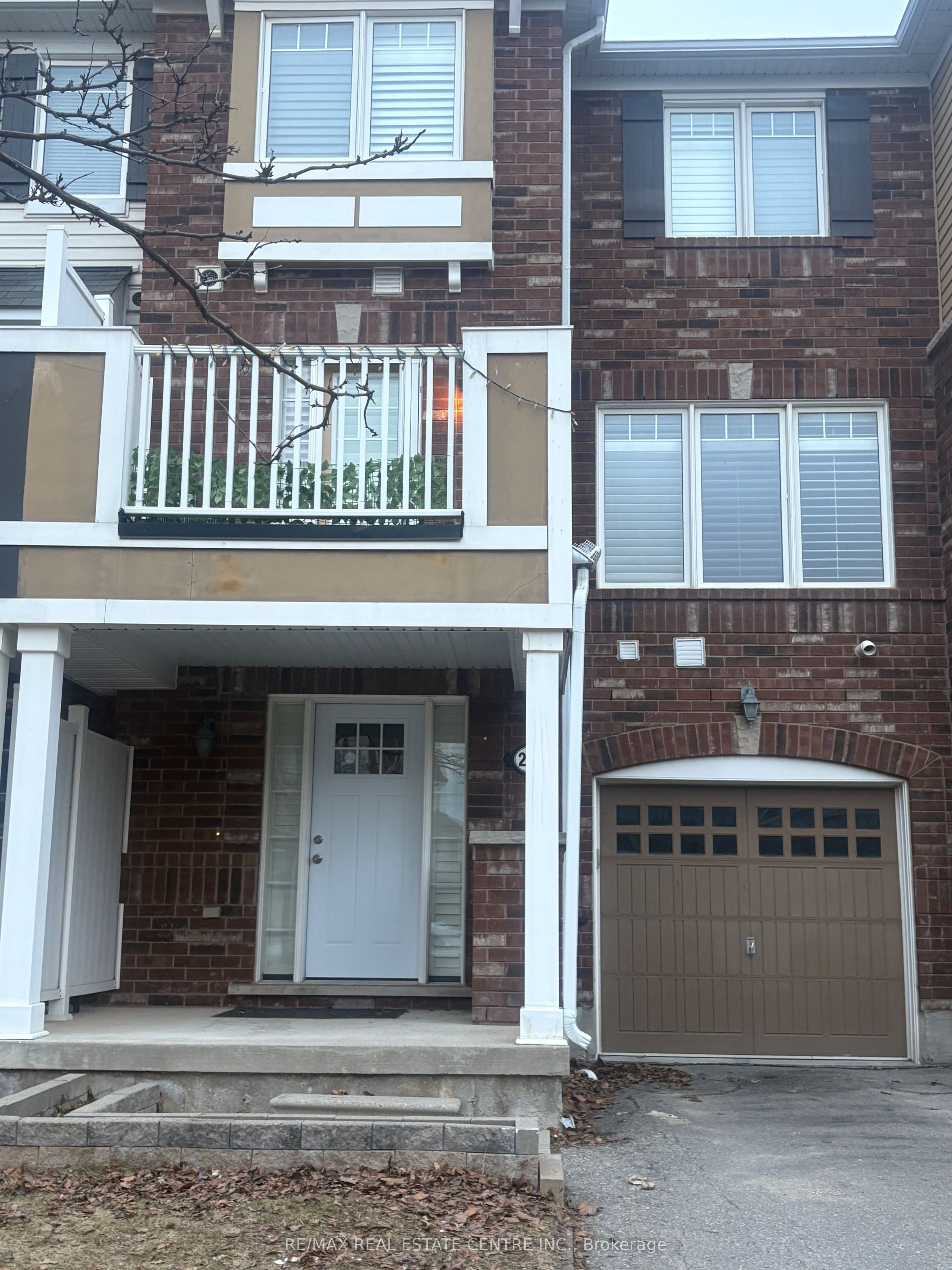 271 Woodley Crescent S