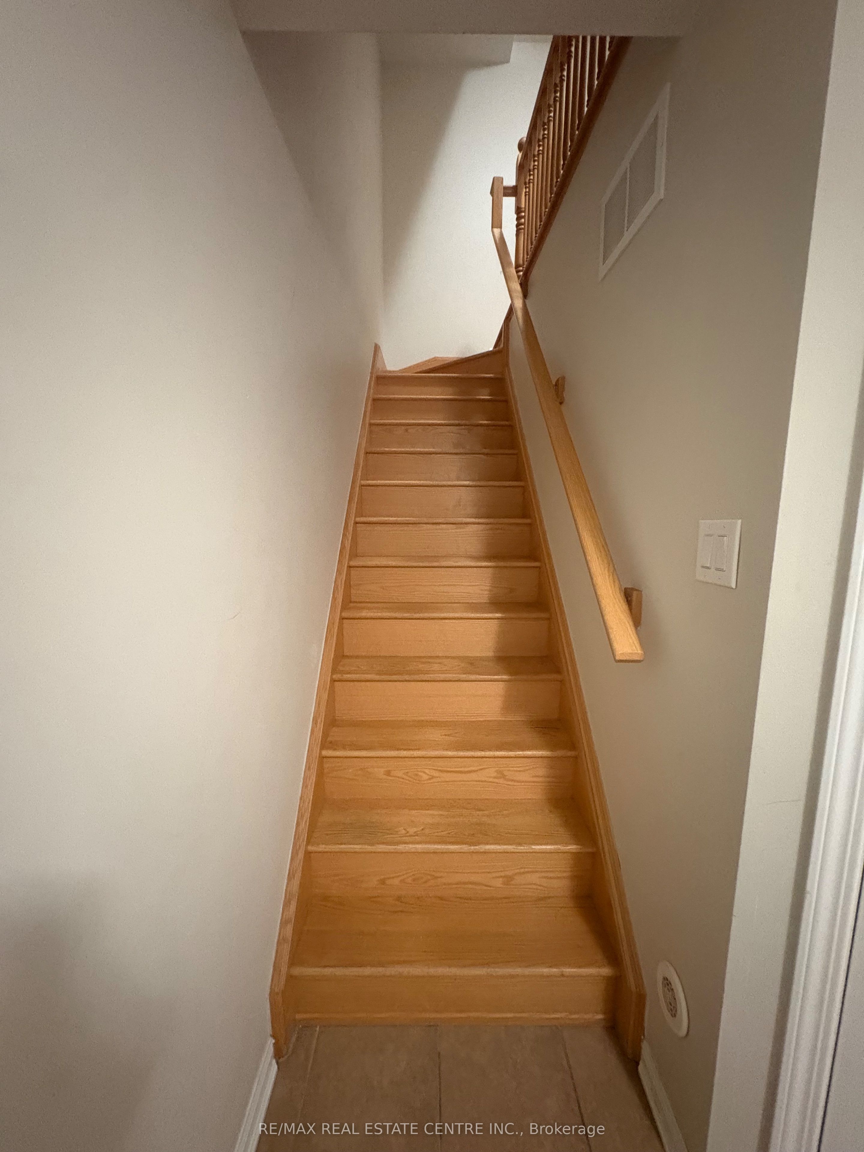 271 Woodley Crescent S